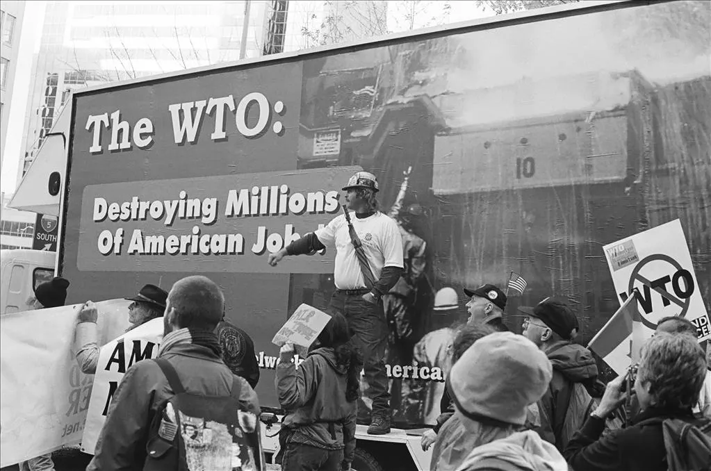 Teamsters soundstage, WTO protest, Pine Street, Seattle, November 30, 1999 ©Kit Oldham